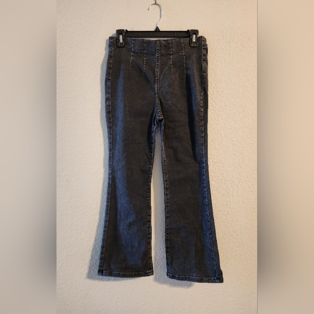 Free People Pull on Black flare jeans size 27